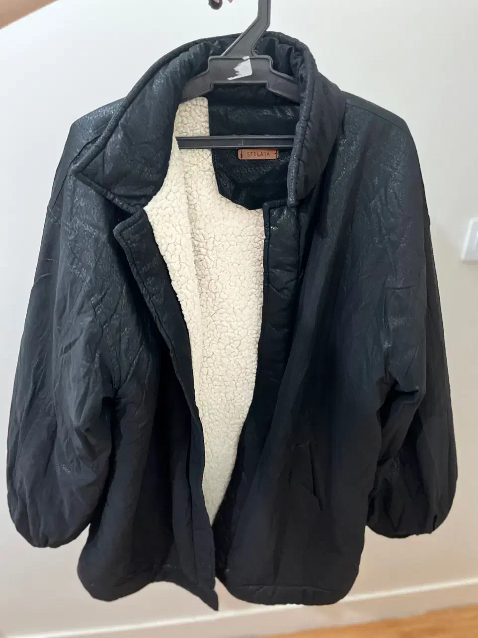 کاپشن اورجینال رویه چرم داخل پشمی زنانه|لباس|تهران, والفجر (افسریه)|دیوار