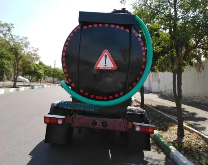 تخلیه چاه فاضلاب با ماشین لجنکش در تمام‌ مناطق کرج|خدمات پیشه و مهارت|کرج, حصارک بالا|دیوار