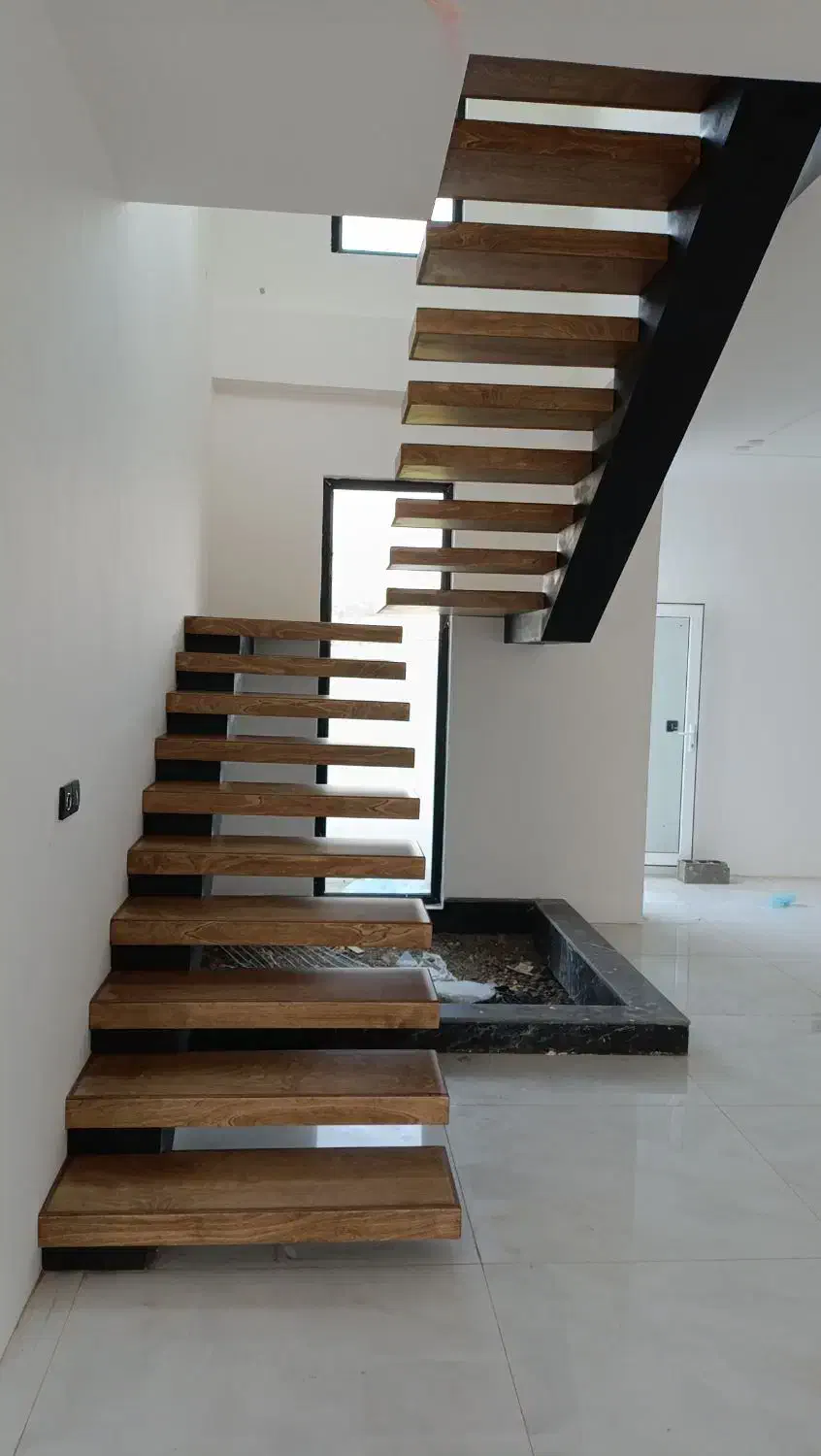 پله ، طراحی و ساخت کف پله چوبی وسوناخشک|خدمات پیشه و مهارت|آمل, |دیوار