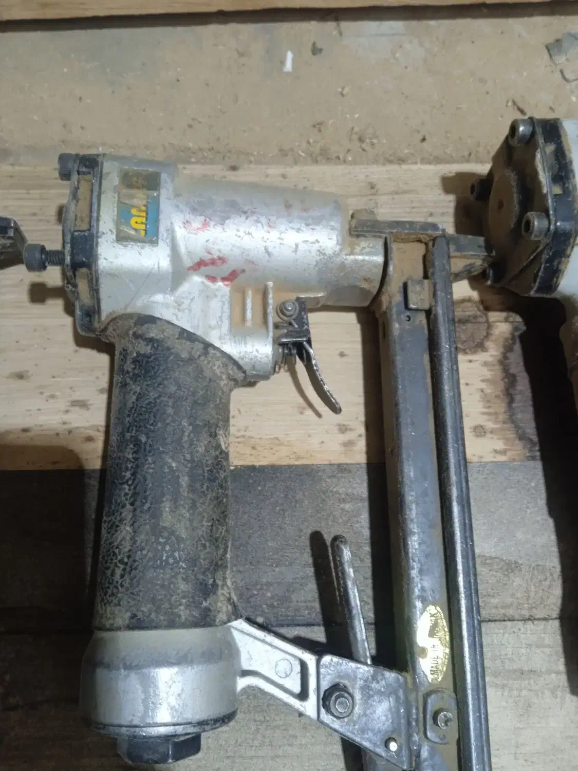 منگنه کوب|ابزارآلات|محمدشهر, محمدشهر|دیوار