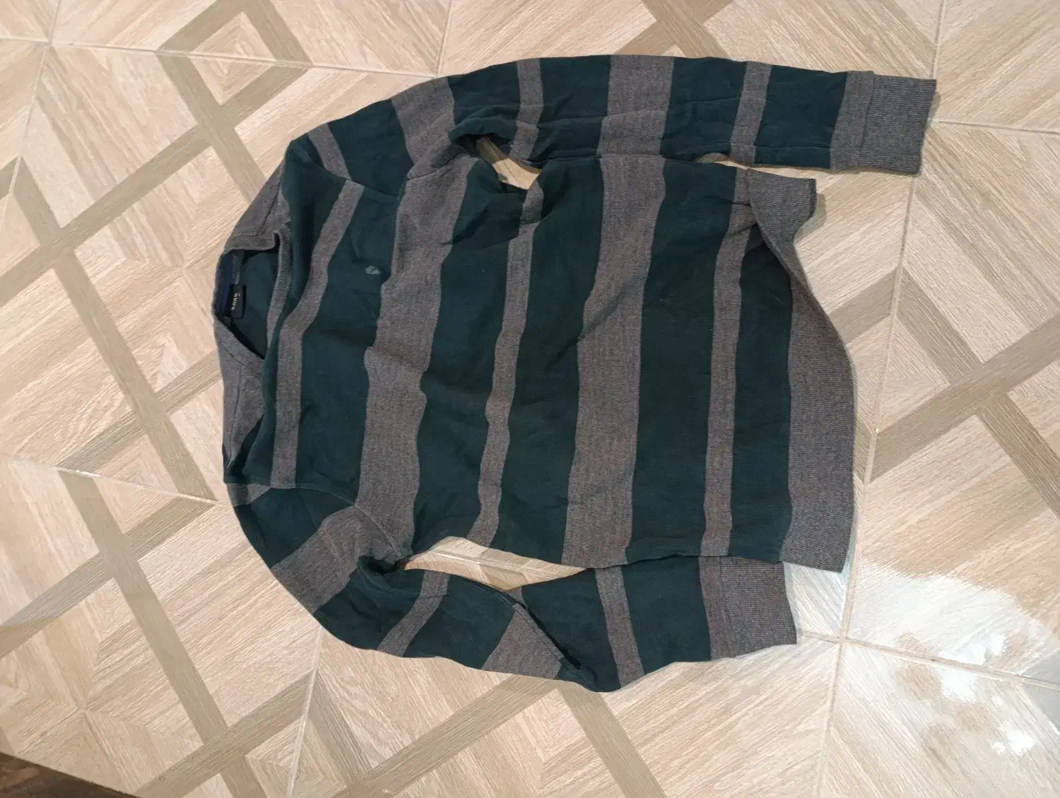 پیراهن|لباس|اهر, |دیوار