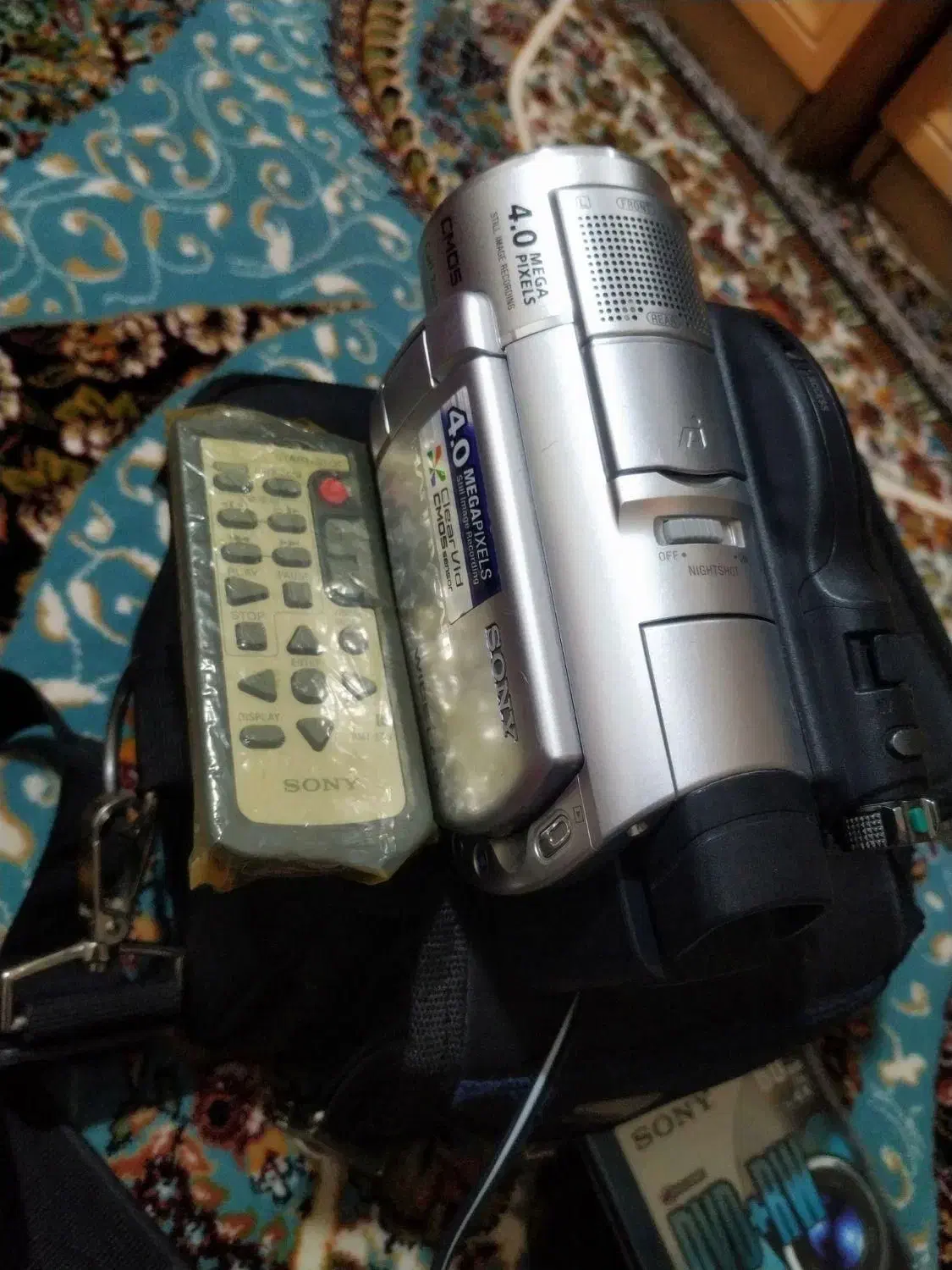 دوربین اورجینال سونی فیلمبرداری وعکس هم میگیرد|دوربین عکاسی و فیلم‌برداری|زاهدان, |دیوار