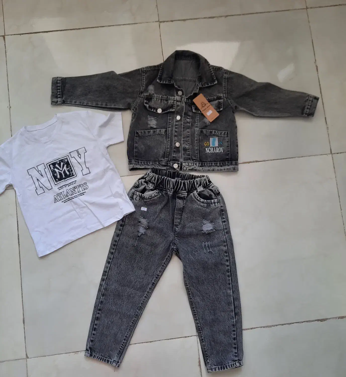 ست ۳ تیکه ذغالی|کفش و لباس بچه|بومهن, |دیوار