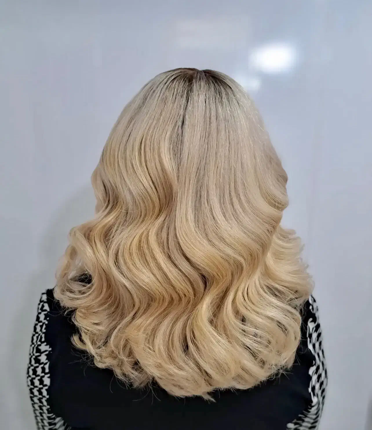 انواع خدمات رنگ مو تخفیف یلدایی|خدمات آرایشگری و زیبایی|صدرا-فارس, فاز ۱|دیوار