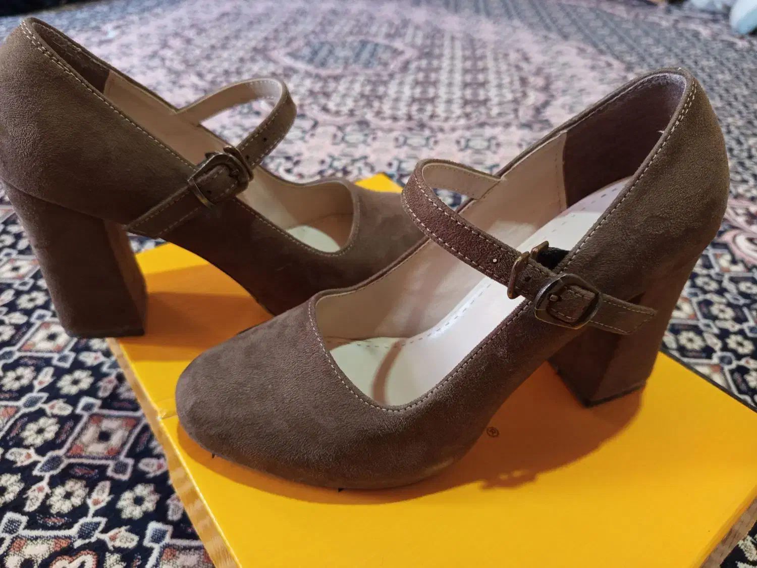 کفش مجلسی|کیف، کفش، کمربند|گنبد کاووس, |دیوار