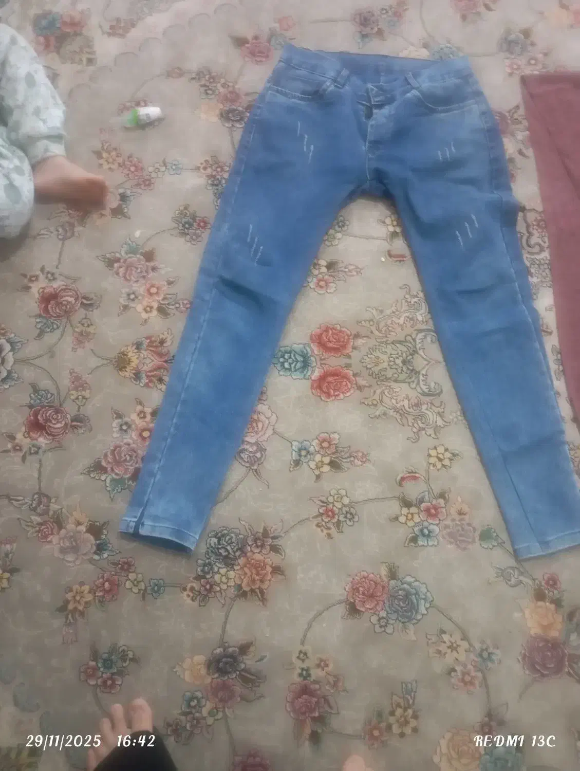 لباس ها درحد نو هستن|لباس|نیشابور, کوی حسینی|دیوار