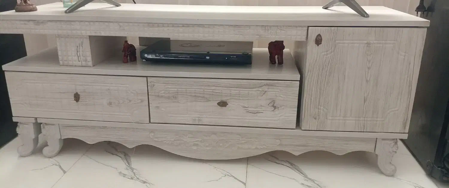 میز تلویزیون سالم وتمیز|میز تلویزیون|سبزوار, قلعهنو دهزار|دیوار