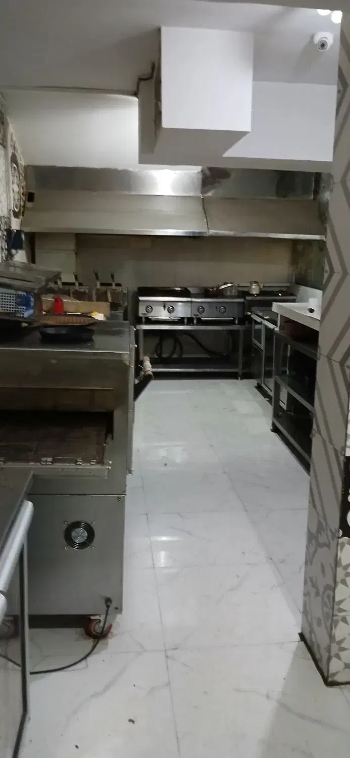 رستوران 200 متر اجاره یا شراکت|اجارهٔ مغازه و غرفه|تهران, فدک|دیوار