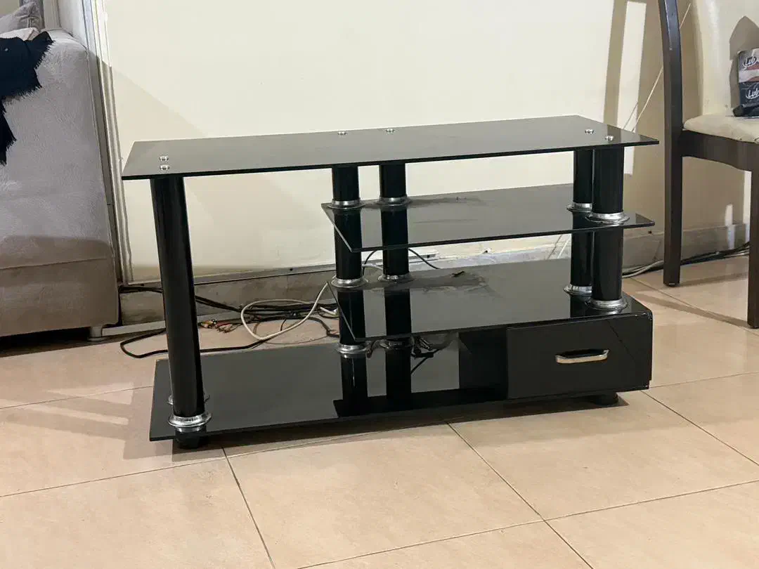 میز تلویزیون شیشه ای|میز تلویزیون|رشت, دیلمان|دیوار