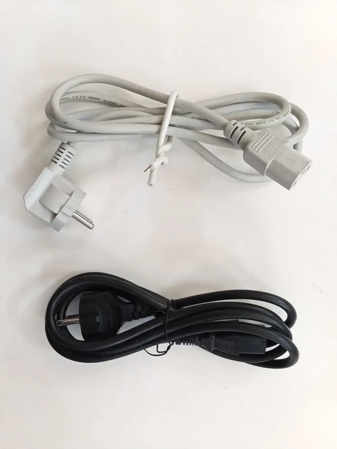 حراج فلش و هندزفری و شارژر و vga و پاور و کابل وفن|قطعات و لوازم جانبی رایانه|قوچان, |دیوار