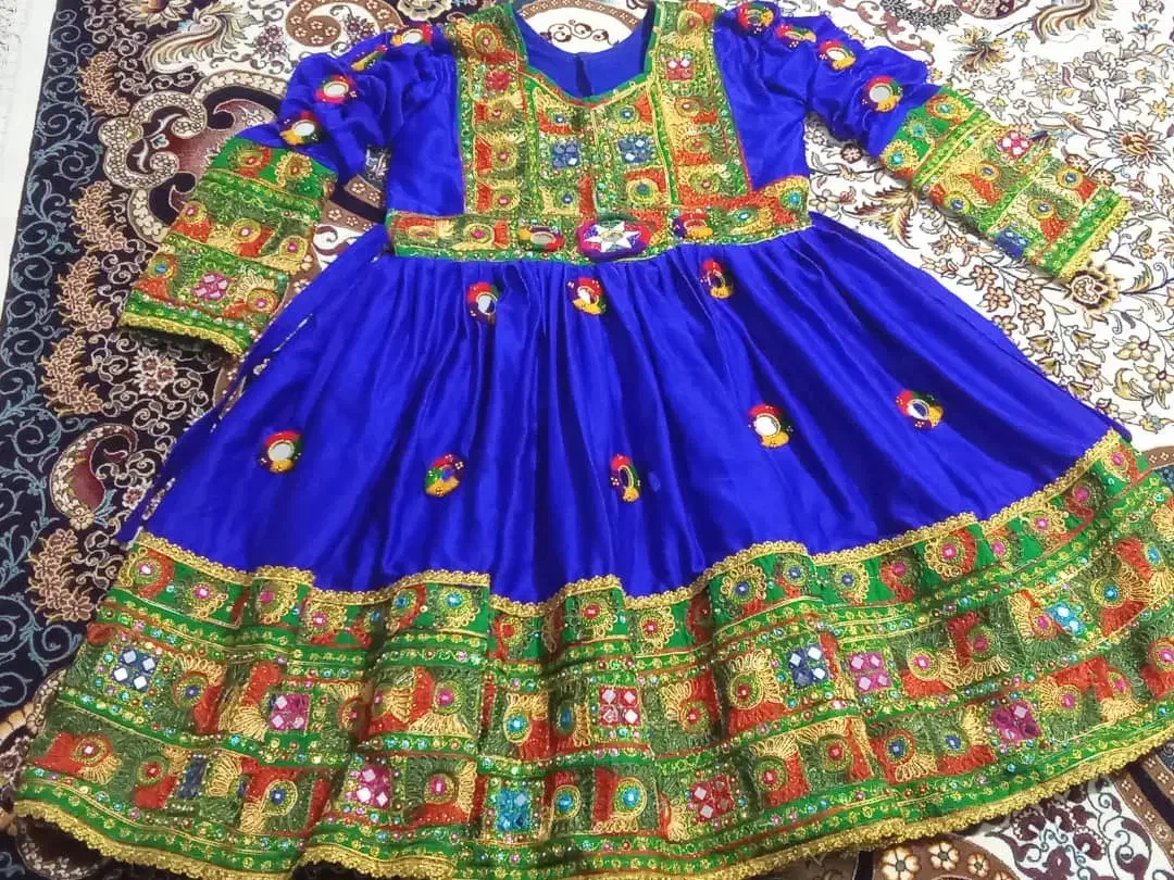 لباس محلی افغانی|لباس|شاهین‌شهر, عطار|دیوار