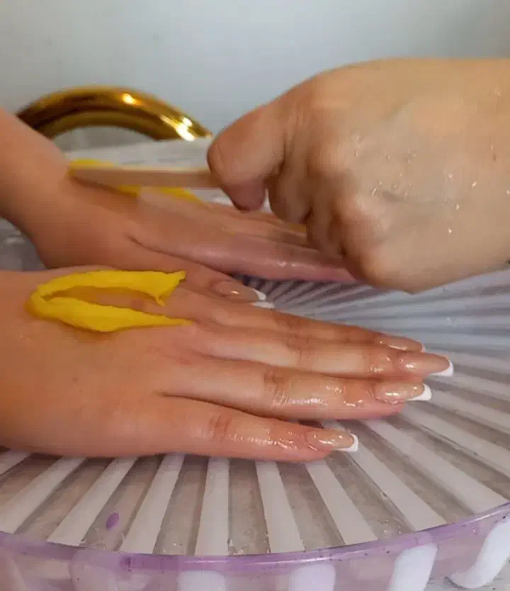 اسکراب و پارافین تراپی تخصصی دست|خدمات آرایشگری و زیبایی|لاهیجان, شقایق|دیوار