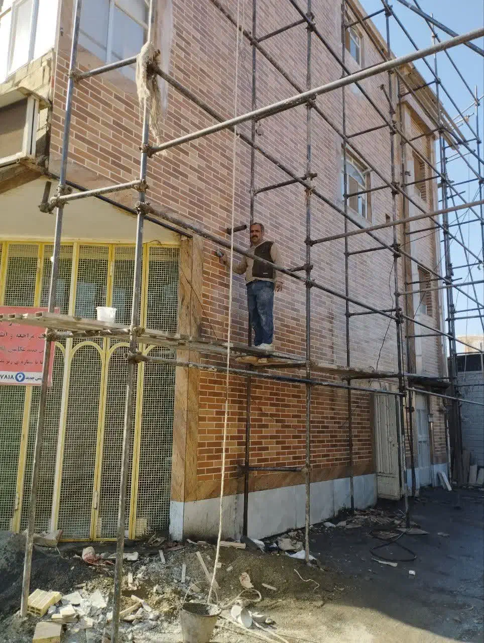 انجام کارهای نما و کاشی و سرامیک ساختمان|خدمات پیشه و مهارت|نجف‌آباد, قلعه سفید|دیوار