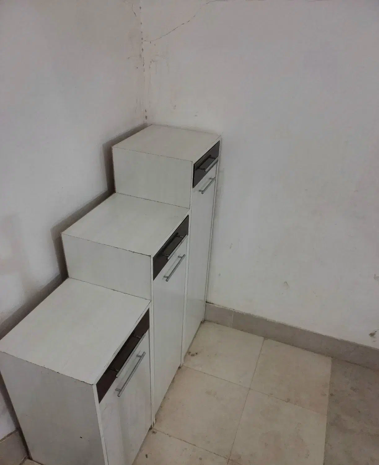 جاکفشی|جاکفشی، کمد، دراور|خواف, |دیوار