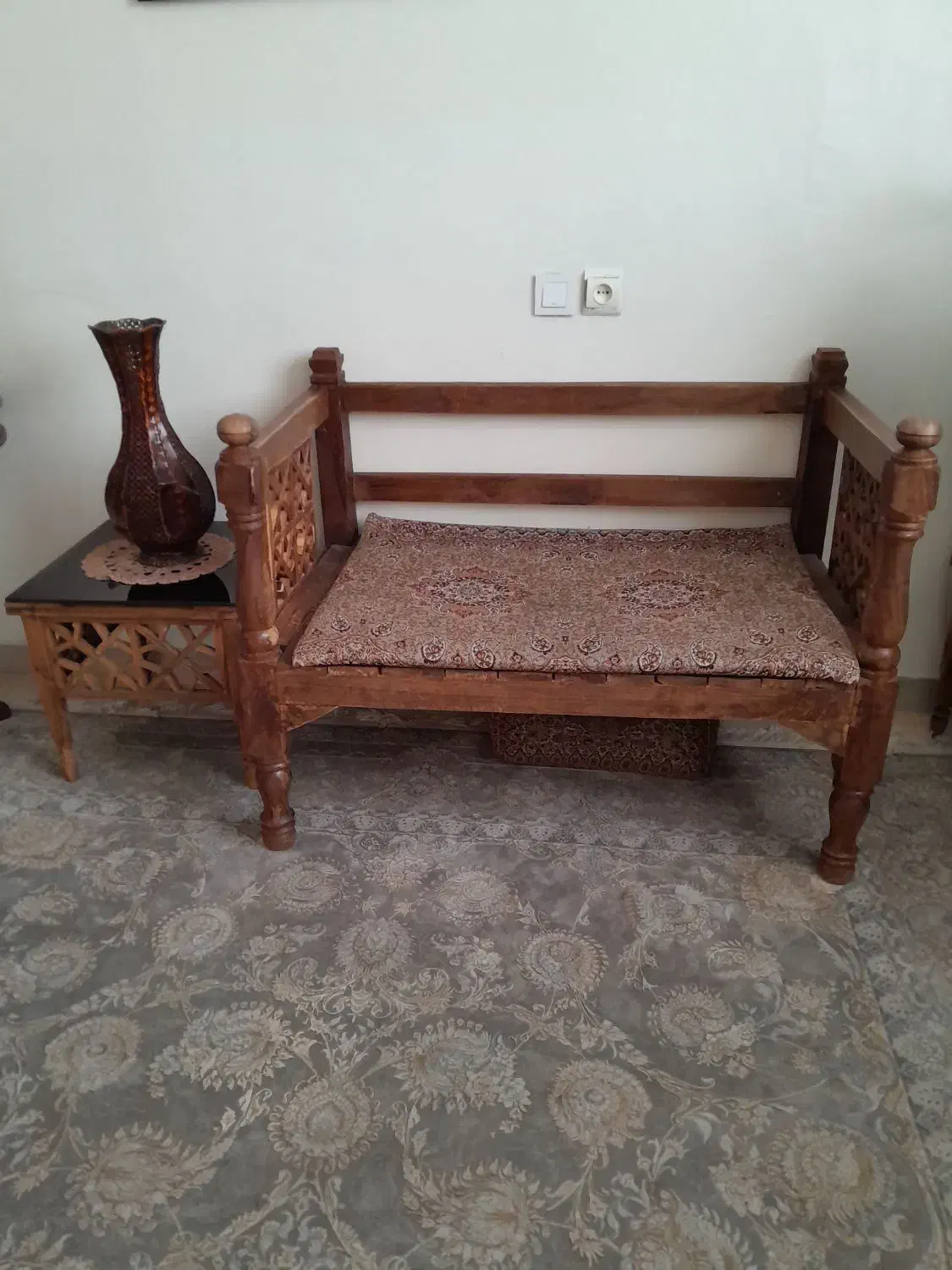 تخت سنتی چوب گردو|صندلی و نیمکت|کرج, اسلامآباد|دیوار