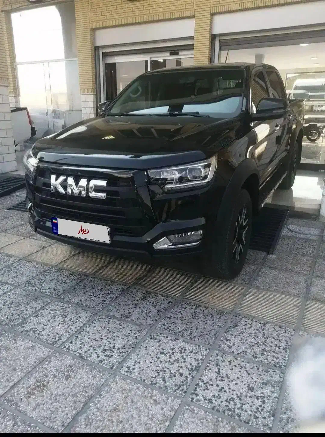 کی ام سی t8|خودرو سواری و وانت|شیراز, قالیشویی|دیوار