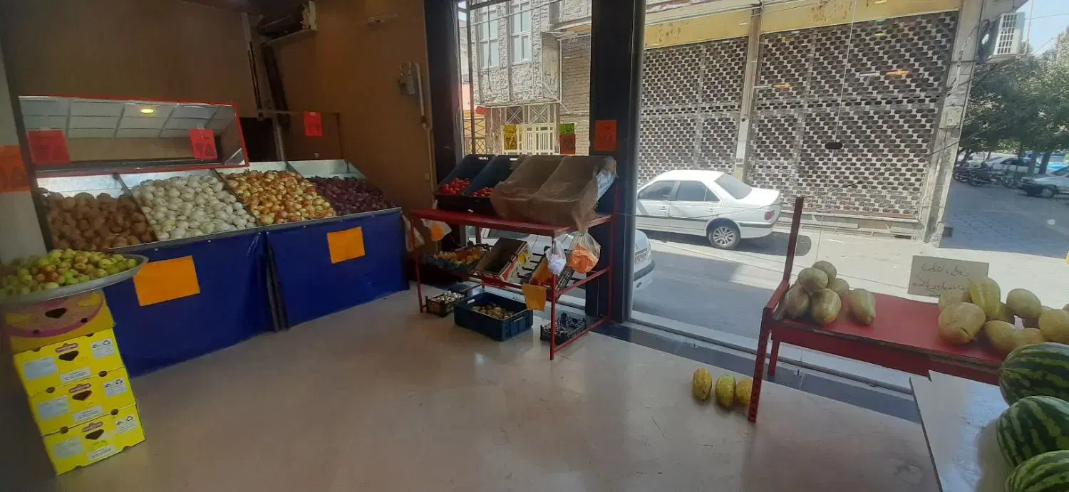 فروش وسایل میوه فروشی و ترازو|فروشگاه و مغازه|قم, شهدا|دیوار