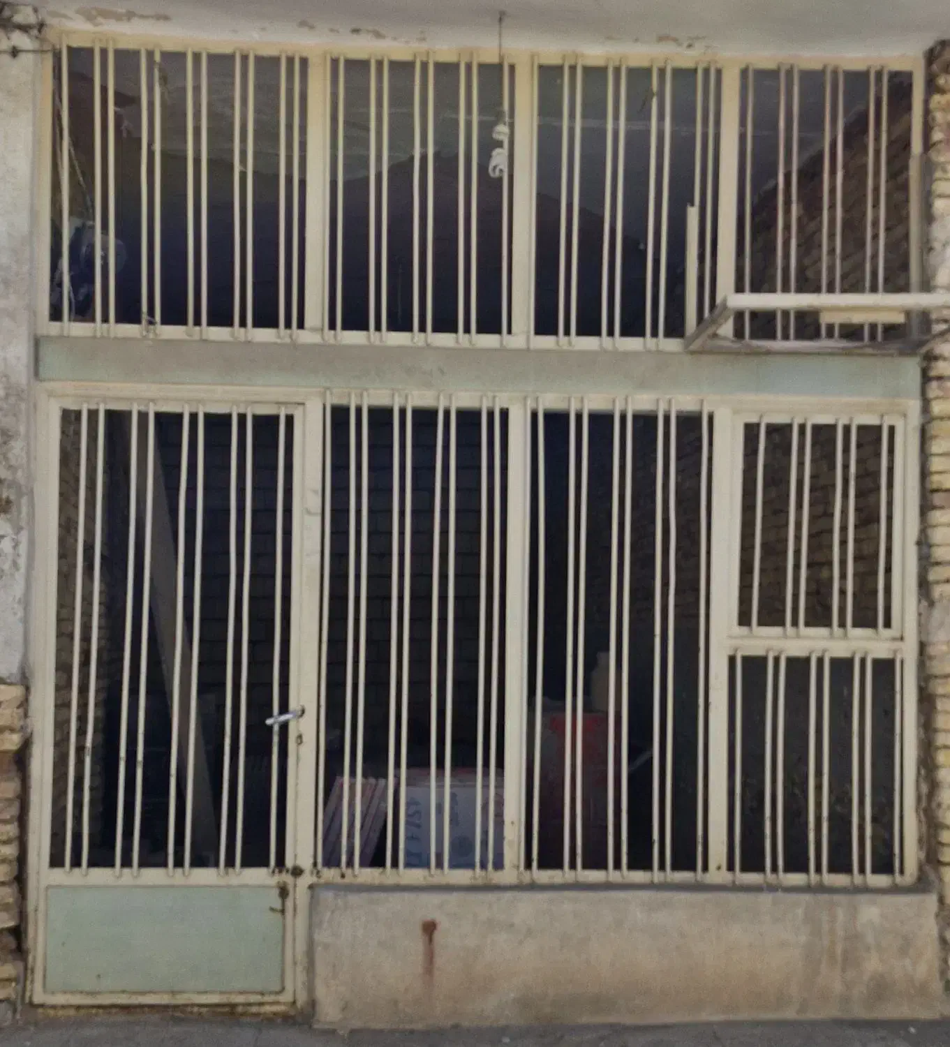 درب قدیمی|مصالح و تجهیزات ساختمان|فلاورجان, |دیوار