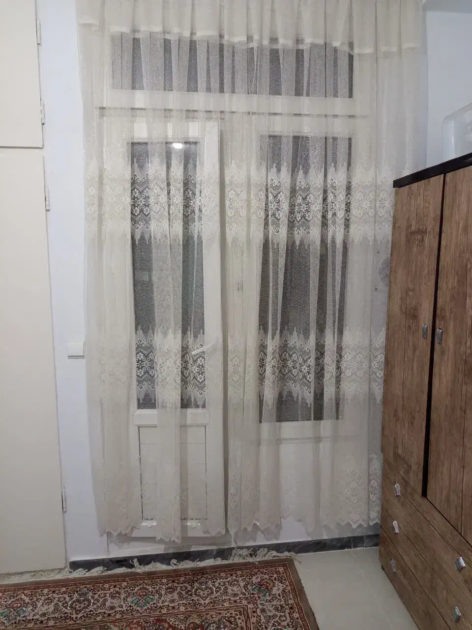 پرده سالم تمیز نوع بدونه هیچ پارگی وعیب یا زدگی|پرده، رانر، رومیزی|فردیس, شهرک راه آهن|دیوار