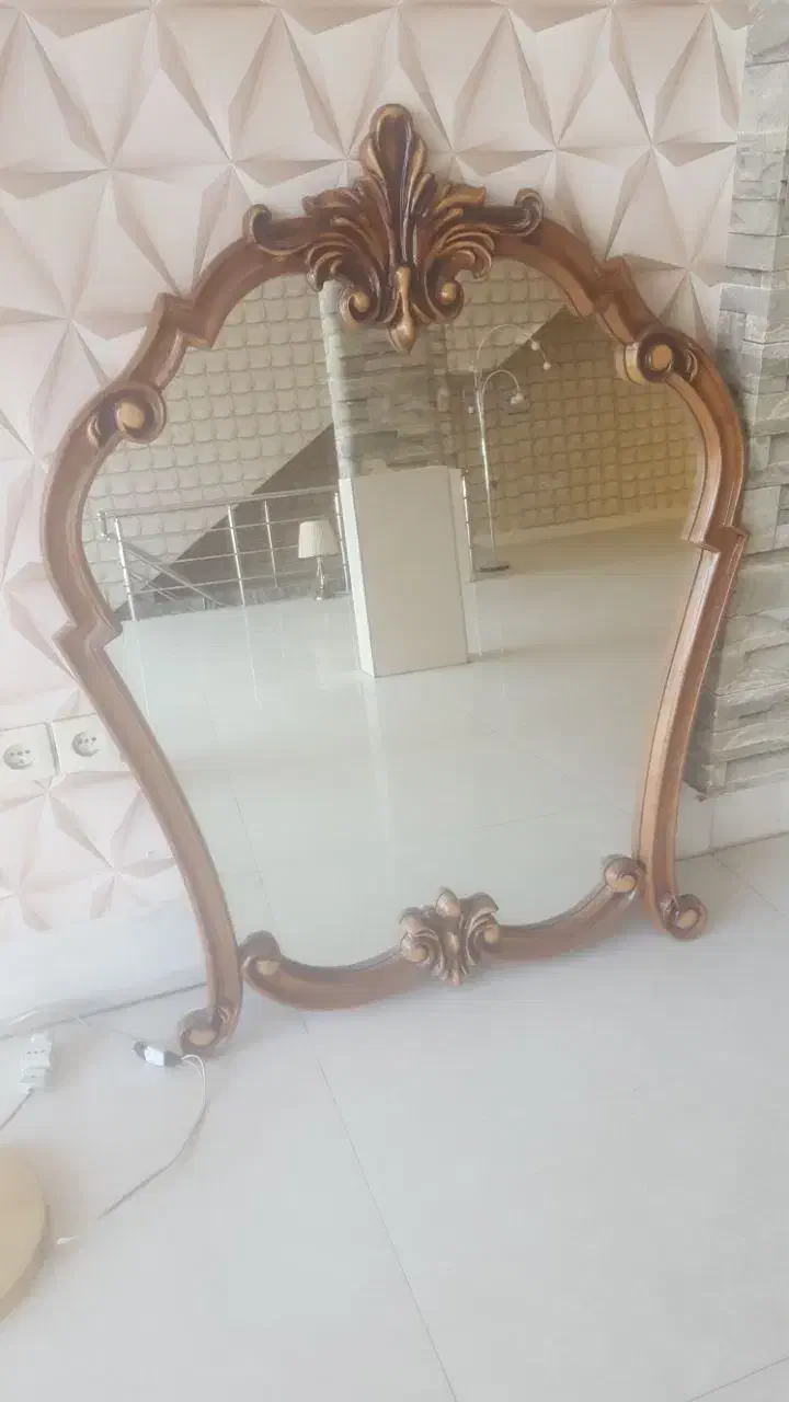 قاب ایینه جنس چوب نو میباشد|آینه|همدان, |دیوار