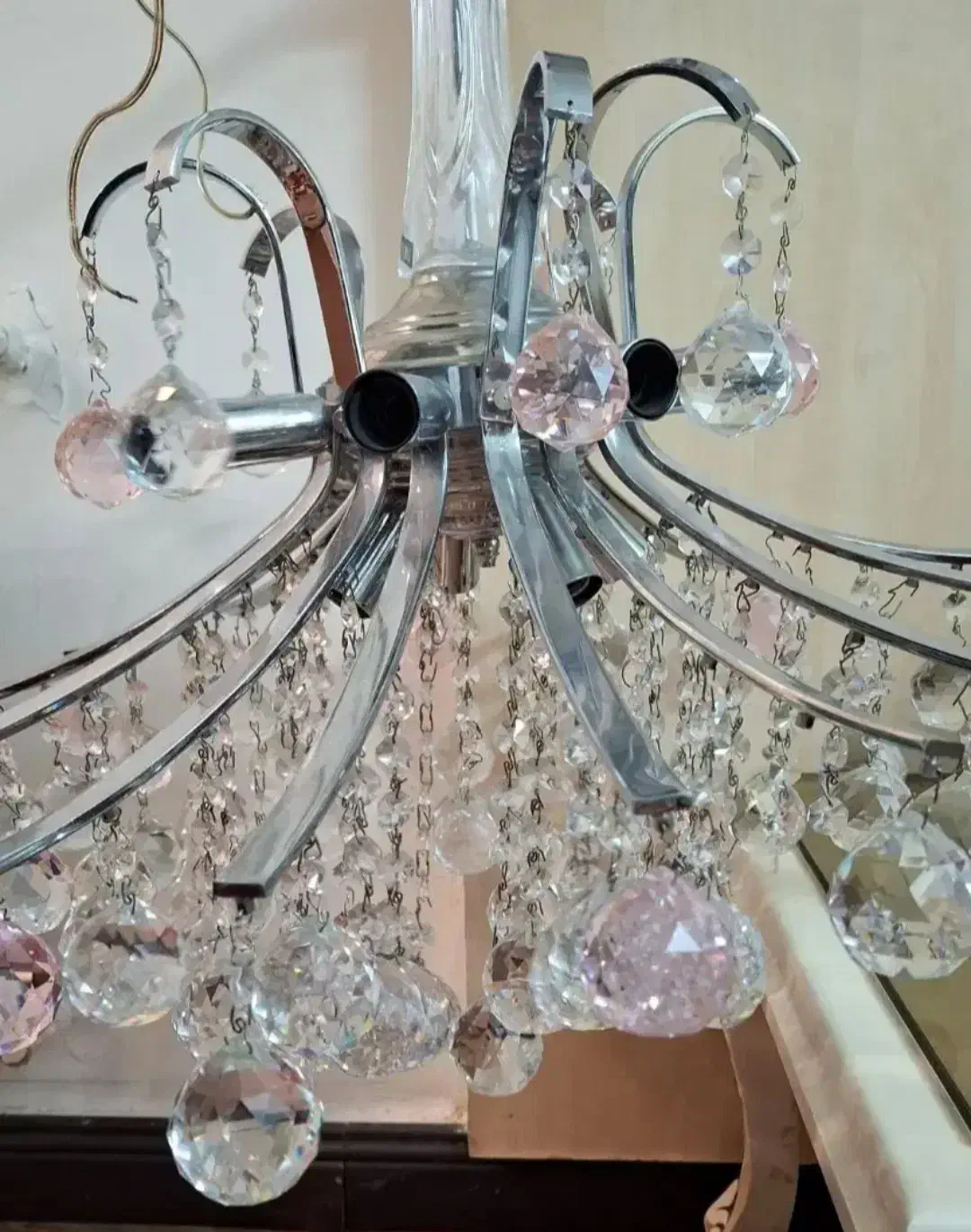 لوستر|لوستر و چراغ آویز|اصفهان, خواجه عمید|دیوار