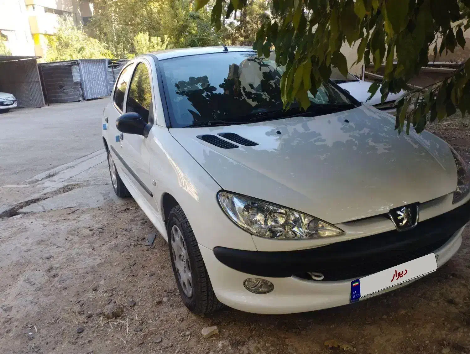 پژو۲۰۶تیپ۳مدل۱۴۰۱فابربک خانگی بدون ضربه تک برگ|خودرو سواری و وانت|اصفهان, تخت فولاد|دیوار