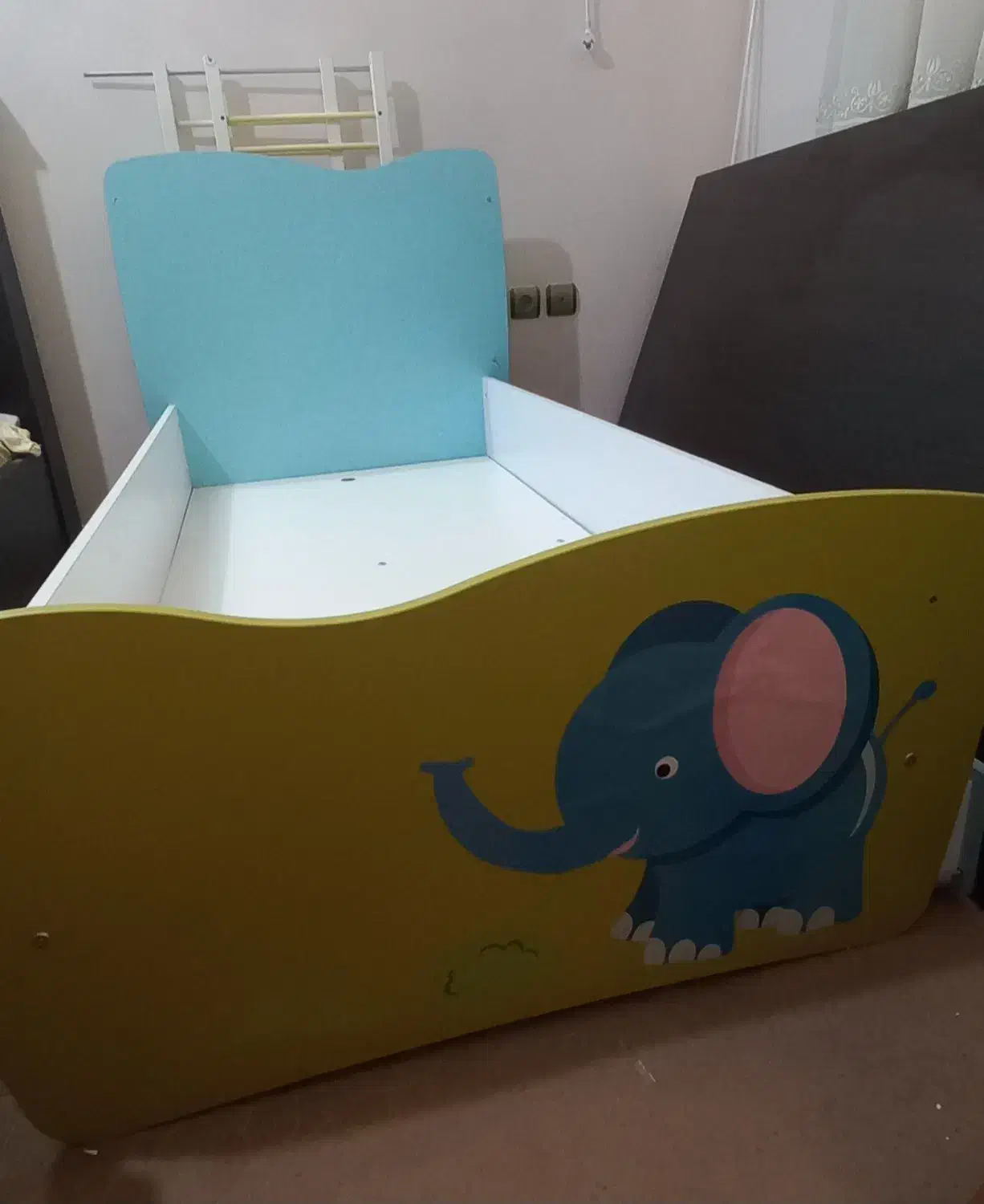 قیمت استثنائی سرویس خواب آپادانا|تخت و سرویس خواب|شیراز, قدوسی غربی|دیوار