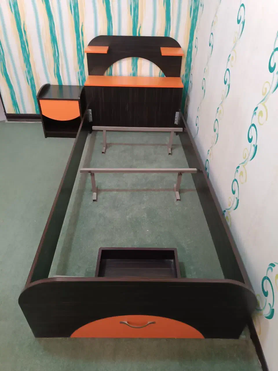 ست تخت خواب  ۸ تیکه نوجوان|تخت و سرویس خواب|شهرکرد, |دیوار