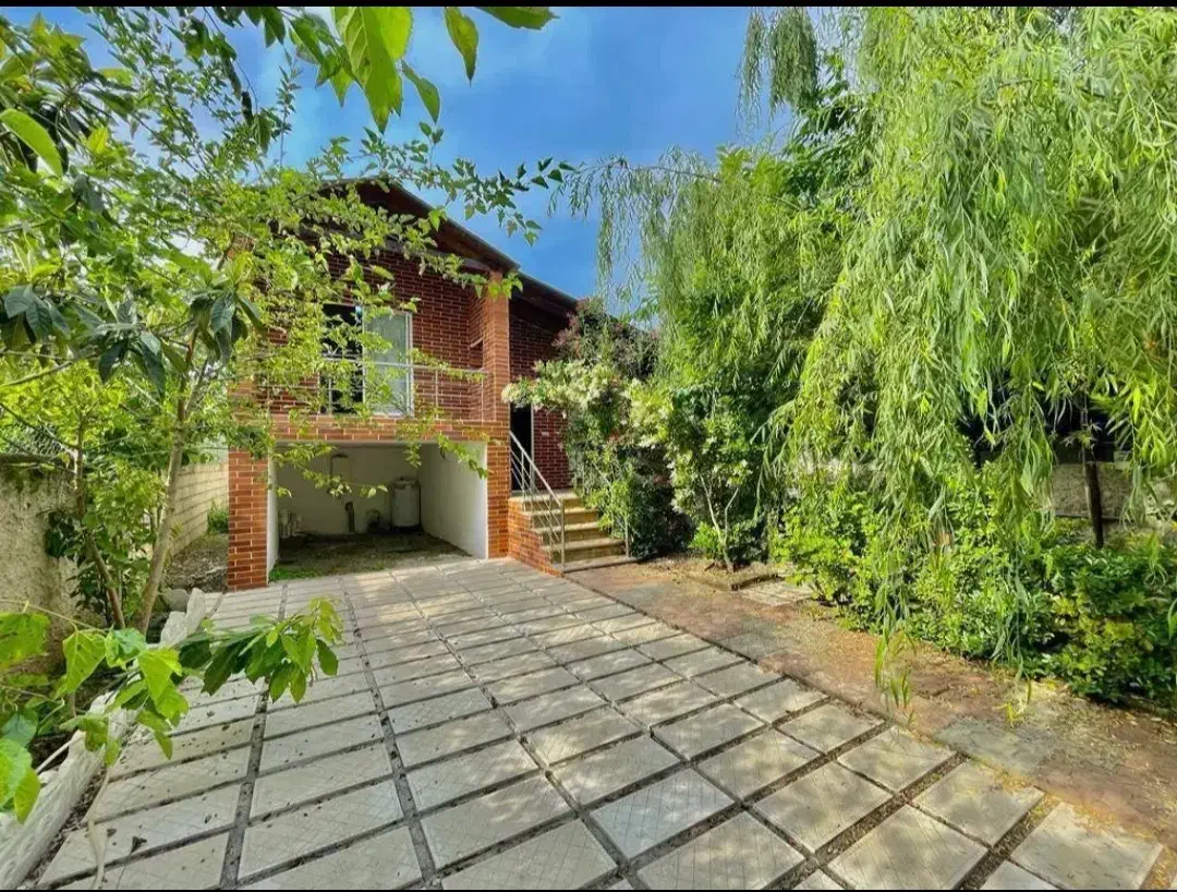 ویلا جنگلی با حیاطی زیبا/سند ششدانگ مدارک تکمیل|فروش خانه و ویلا|چمستان, |دیوار