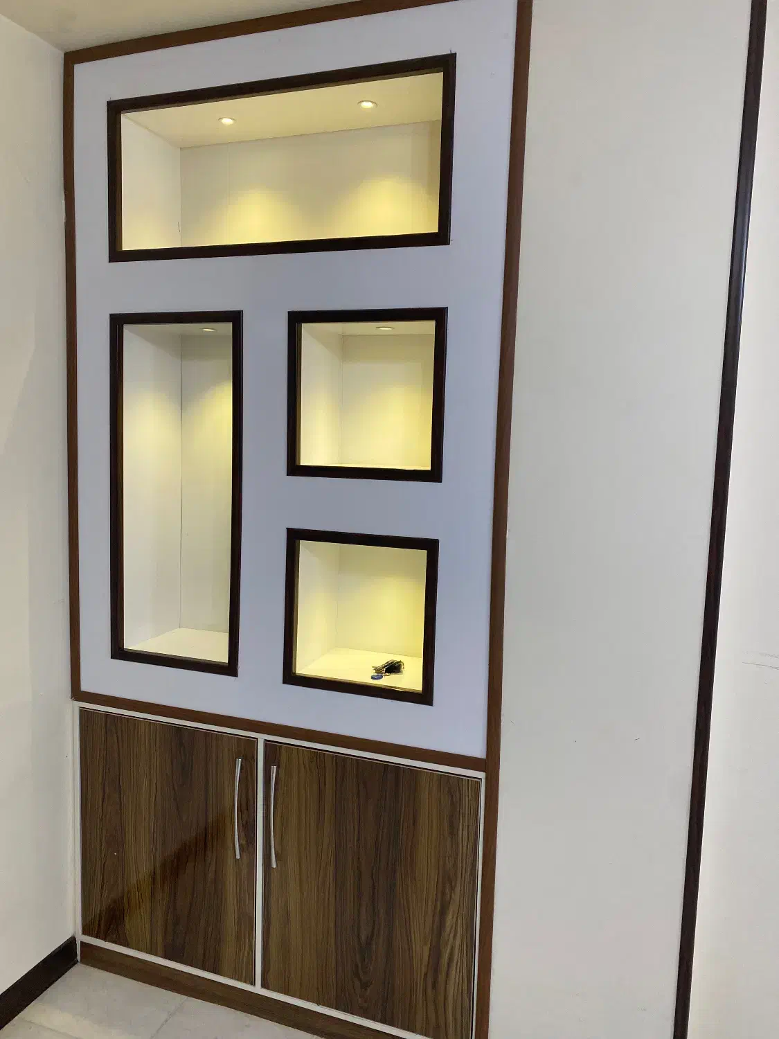 فروش واحد یلدایی ،دکتر ملک|فروش آپارتمان|فولادشهر, C8|دیوار