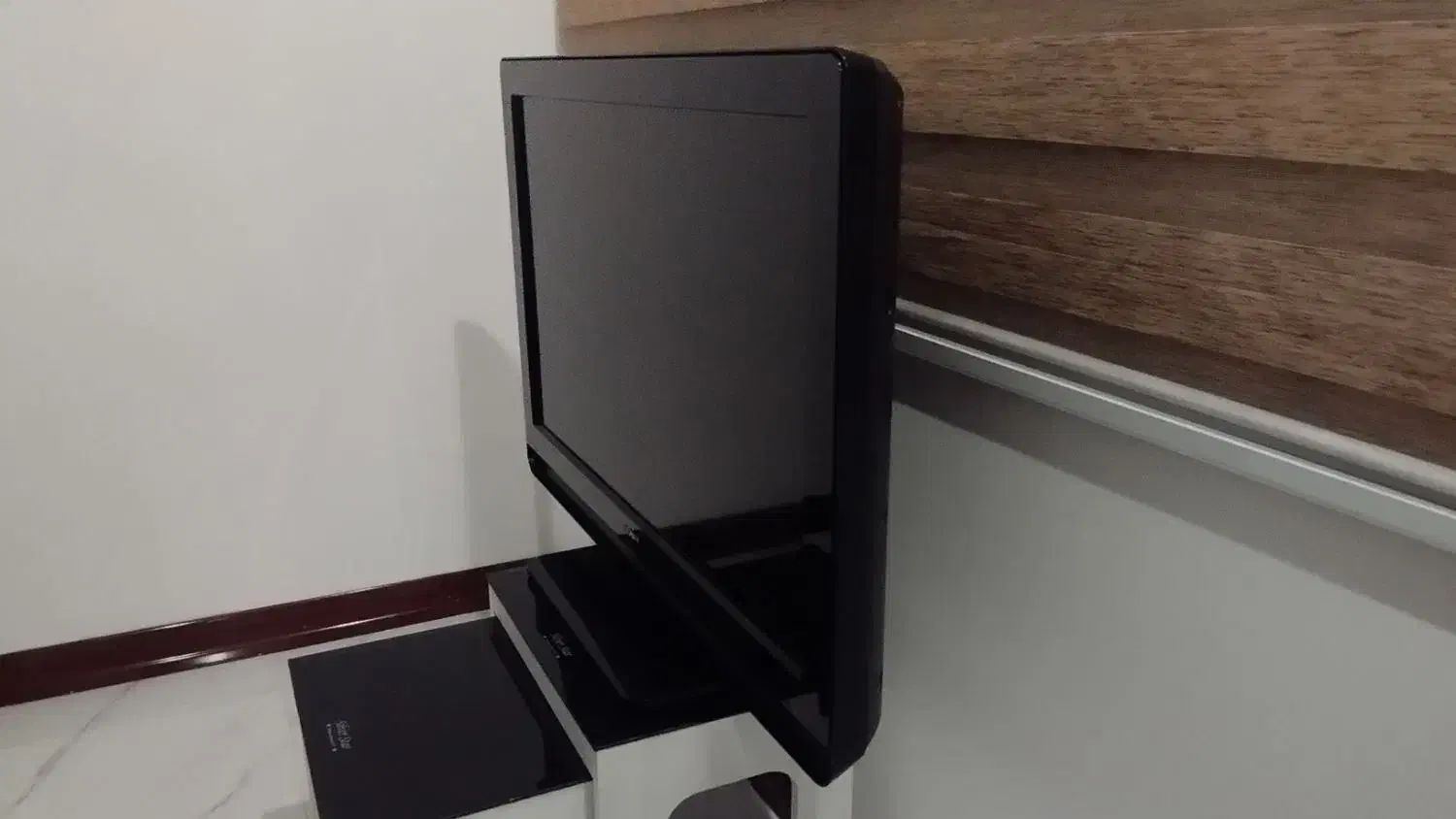 تلوزیون ال سی دی سونی ۳۷ اینچ کاملا سالم|تلویزیون و پروژکتور|اهواز, شهرک دانشگاه|دیوار