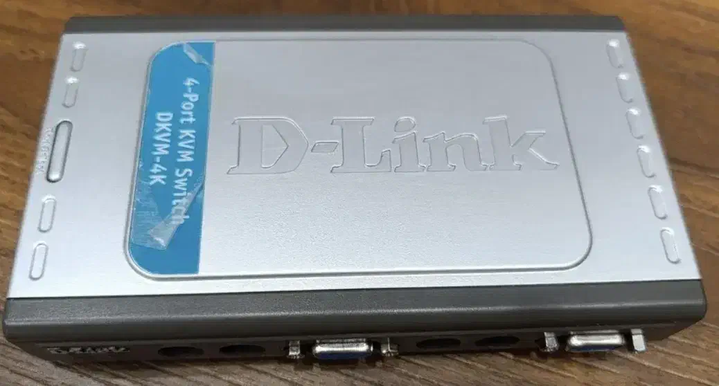 سوییچ KVM چهار پورت مدل D-LINK|مودم و تجهیزات شبکه|تهران, ونک|دیوار