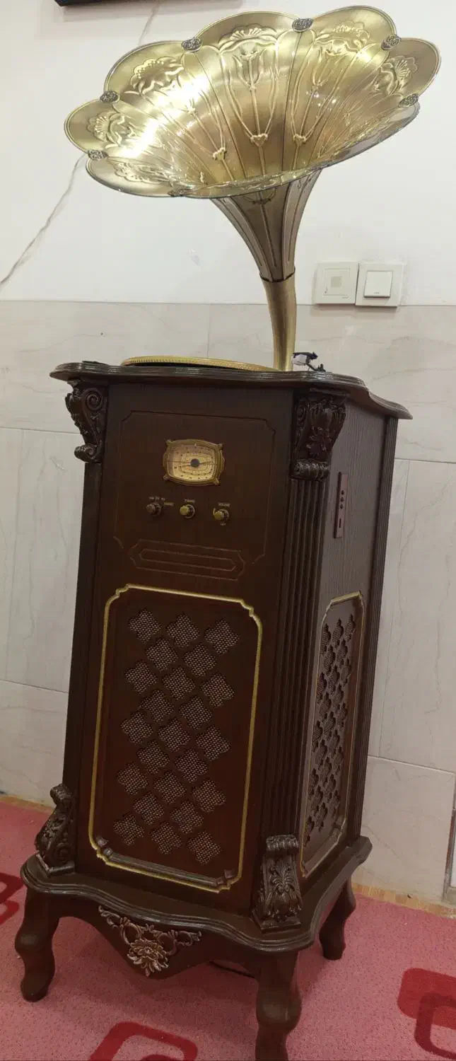 گرامافون رومیزی وایستاده|سیستم صوتی خانگی|یزد, |دیوار