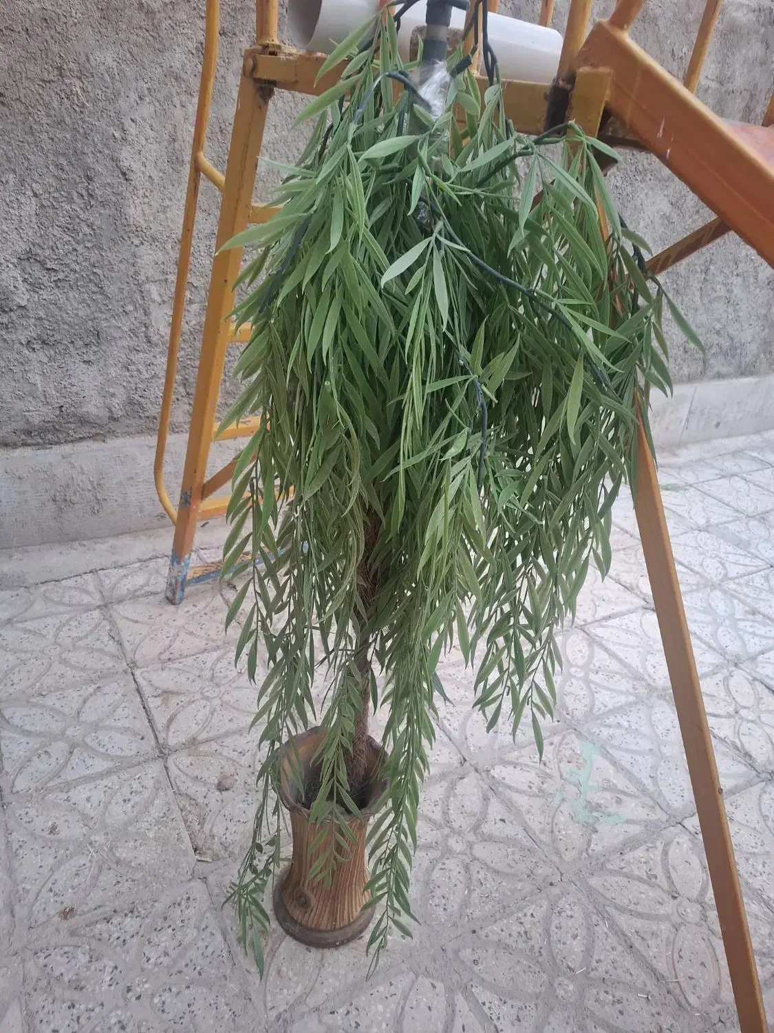 گل مصنوعی همراه با گلدان،|گل مصنوعی|شهرکرد, |دیوار