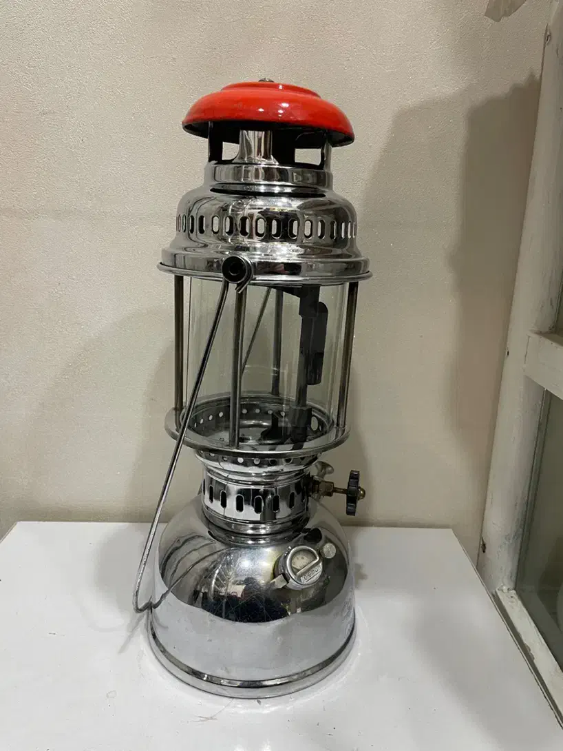 چراغ زنبوری قدیمی|کلکسیون اشیاء عتیقه|سبزوار, مدرس|دیوار