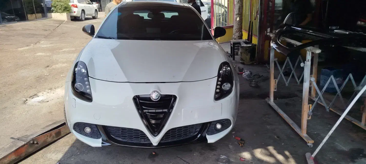 استخدام صافکار ونقاش خودرو ماهر یا نیمه ماهر|استخدام صنعتی، فنی، مهندسی|تهران, مرزداران|دیوار