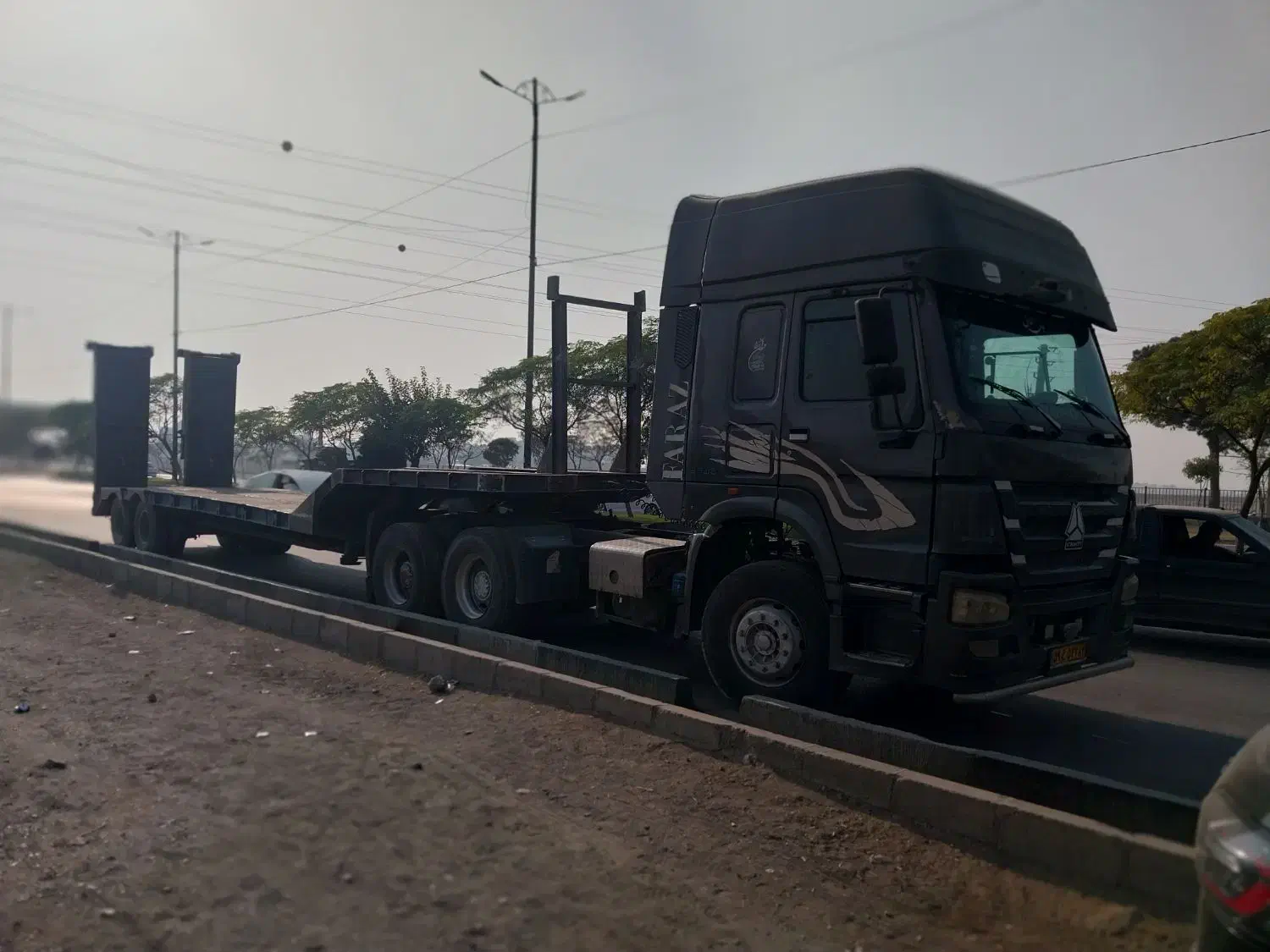 راننده پایه یک. با کمرشکن پل دار ۲ محور.کله فراز|استخدام حمل و نقل|رشت, آتشگاه|دیوار