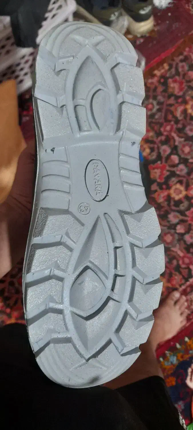 کفش ایمنی|کیف، کفش، کمربند|باسمنج, |دیوار