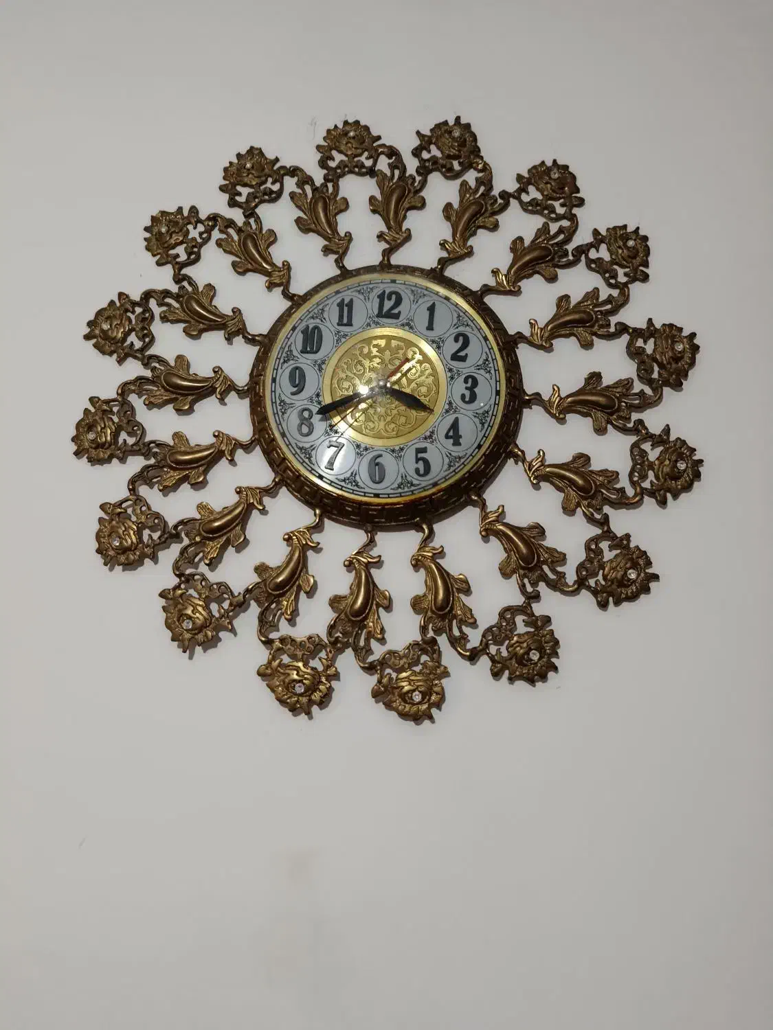 ساعت دیواری وگلدان برنز|ساعت دیواری و تزئینی|میانه, |دیوار