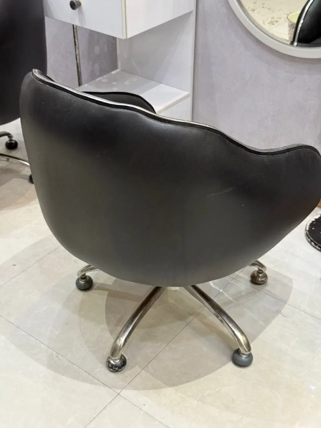 ۲عدد صندلی چرخدار چرخشی|صندلی و نیمکت|لشت نشا, |دیوار