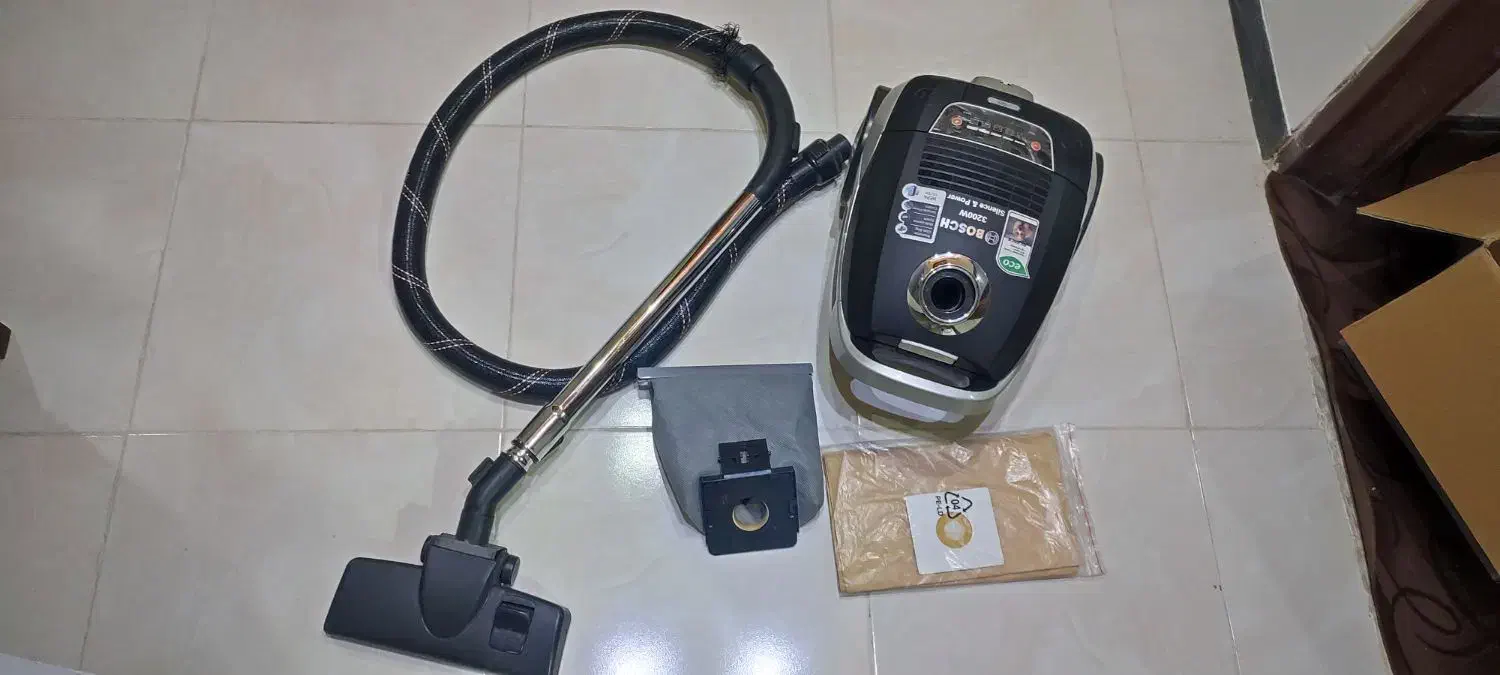 جاروبرقی بوش 3200وات|جاروبرقی، جارو شارژی، بخارشو|فولادشهر, مسکن مهر فولادشهر|دیوار