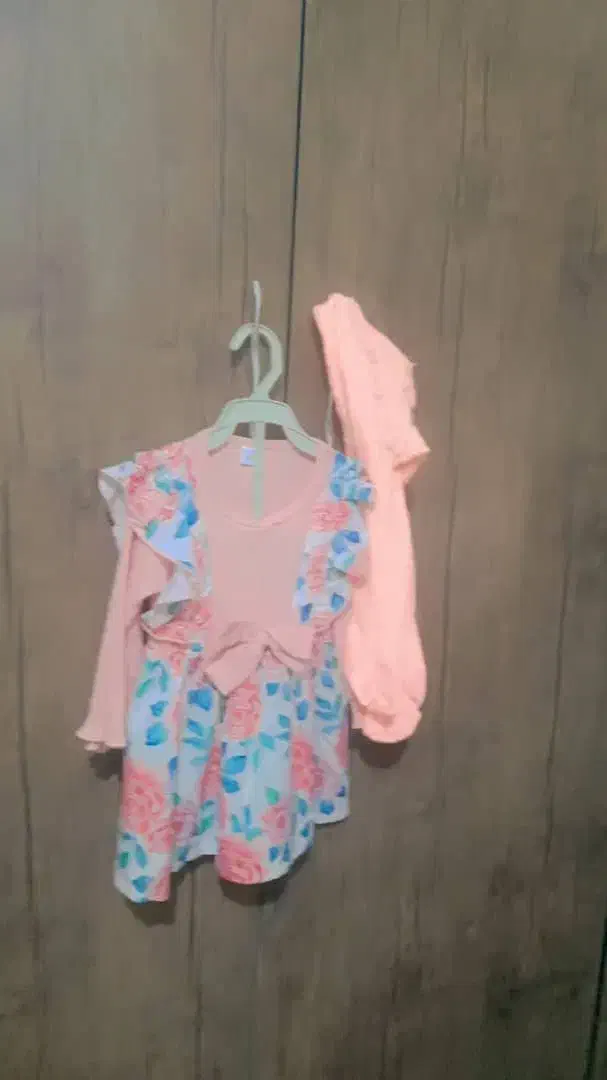 تعدادی لباس و کفش بچگانه تمیز موجوده|لباس|لنگرود, |دیوار