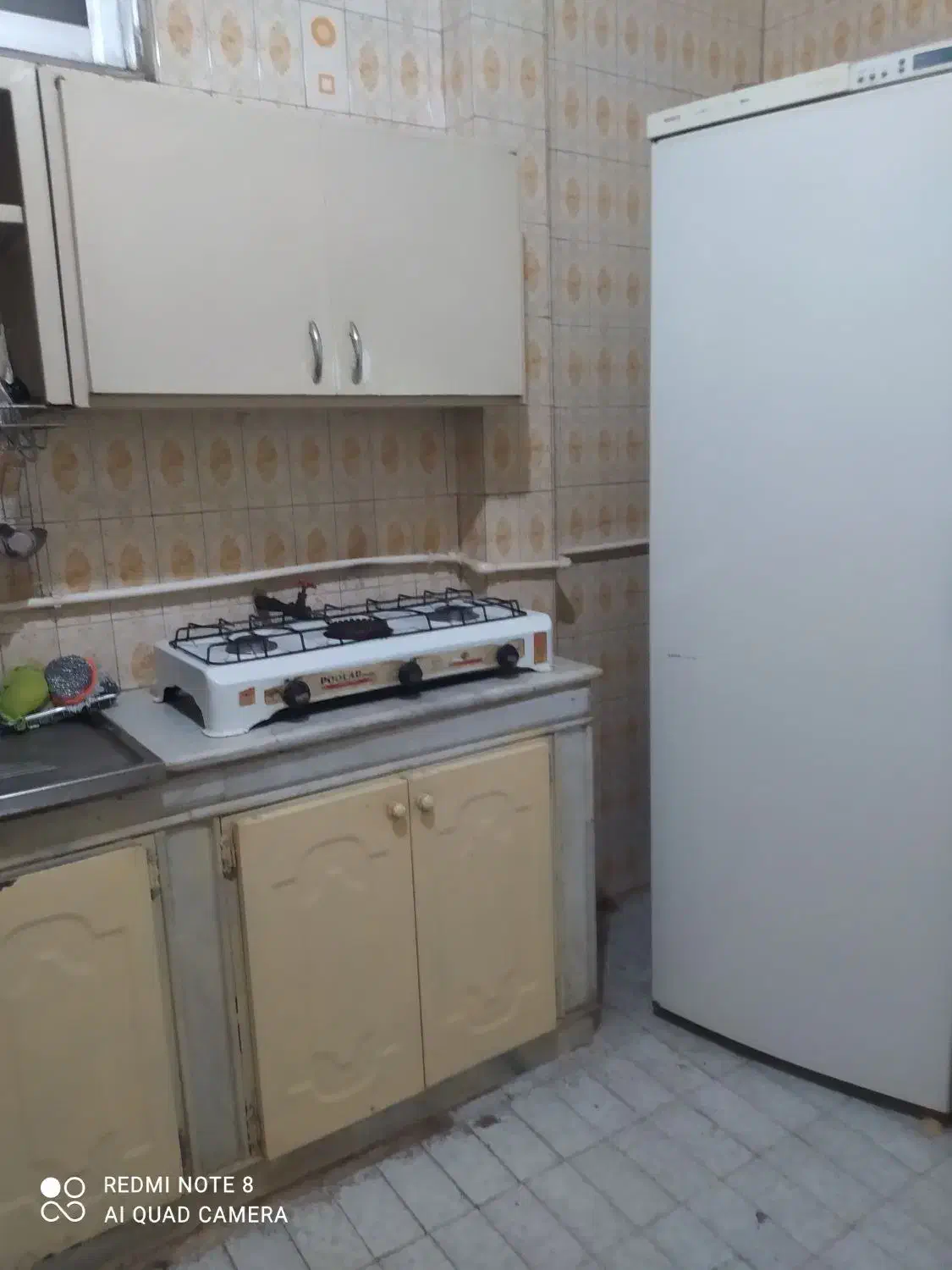 پانسیون خانمهای شاغل|اجارهٔ کوتاه‌مدت آپارتمان و سوئیت|اصفهان, تخت فولاد|دیوار