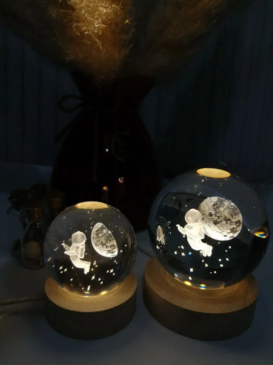 گوی کریستالی چراغ خواب|چراغ خواب و آباژور|تربتحیدریه, باغ ملی|دیوار