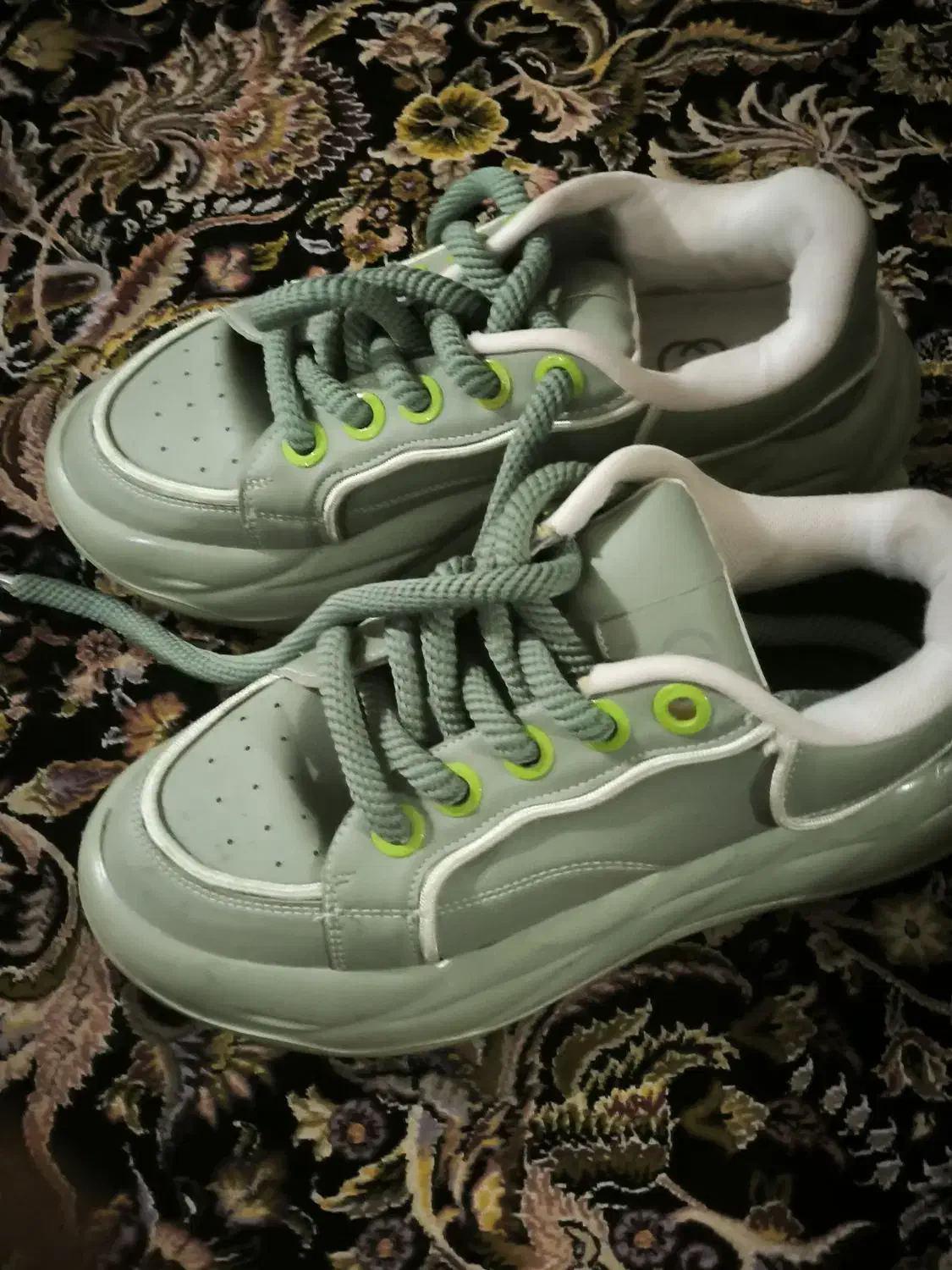 کفش|کیف، کفش، کمربند|یاسوج, |دیوار