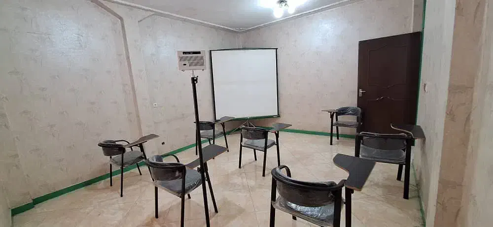 اجاره کلاس آموزشی، جلسات کنفرانس، آموزشگاه|اجارهٔ کوتاه‌مدت دفتر کار و فضای آموزشی|اهواز, نادری|دیوار