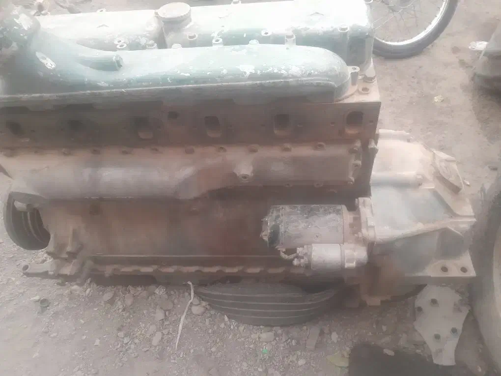 موتور اتوبوس ۳۰۲|قطعات یدکی و لوازم جانبی|تربتحیدریه, حیدرآباد|دیوار