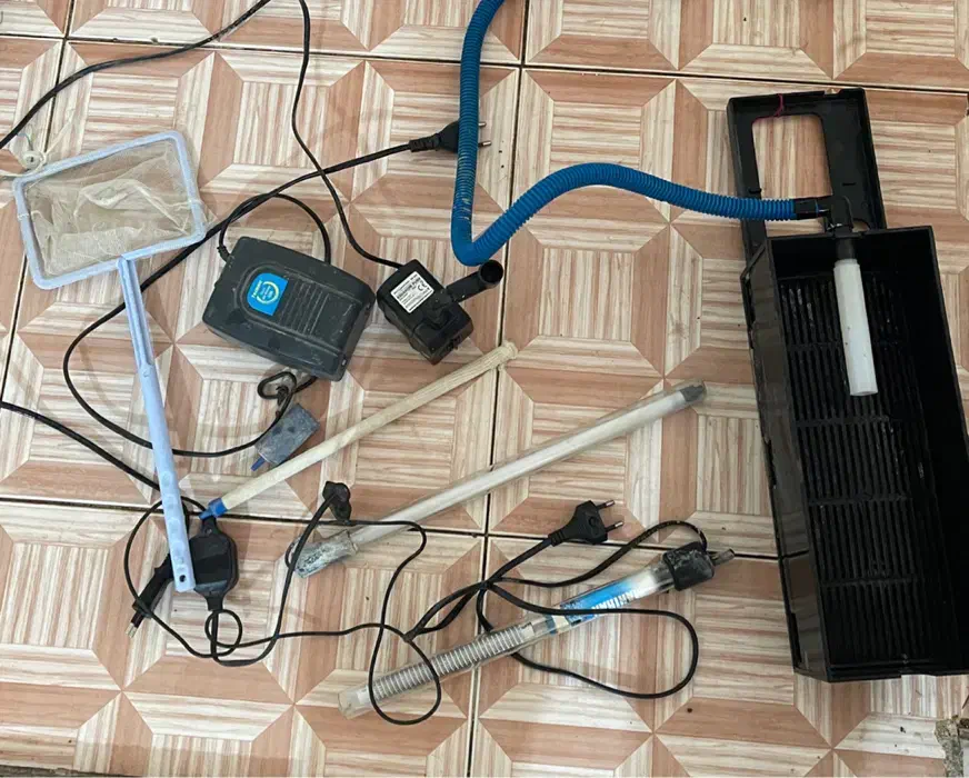 اکواریوم همراه لوازم|ماهی|ملایر, |دیوار