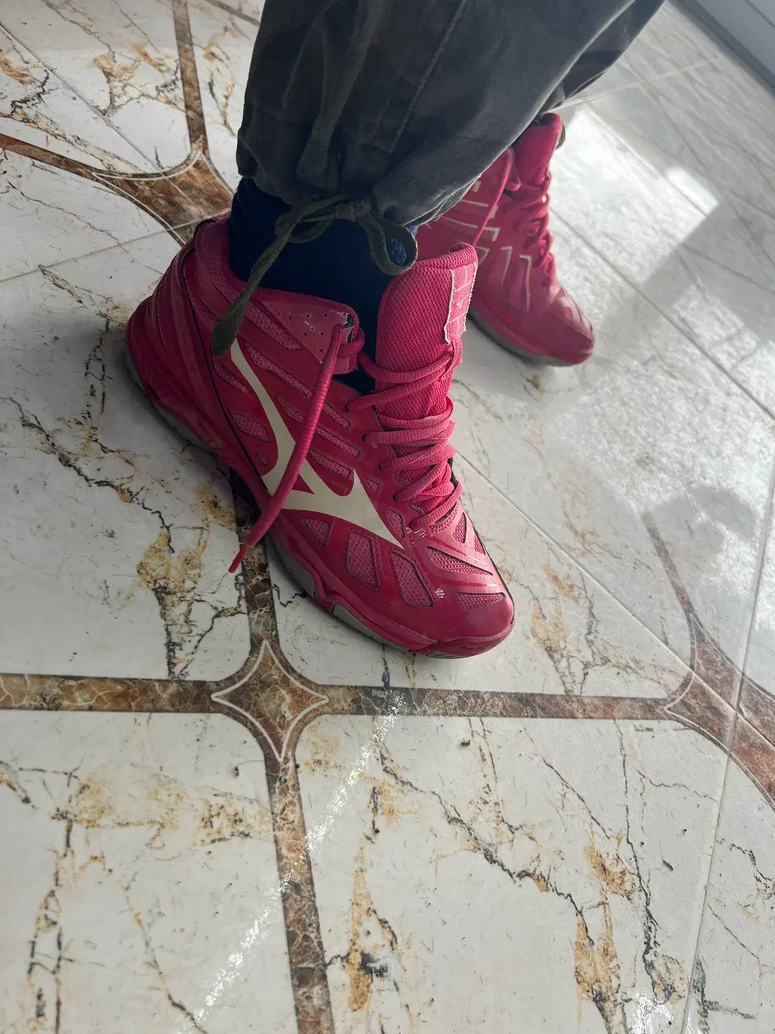 کتونی میزانو|کیف، کفش، کمربند|قیدار, |دیوار