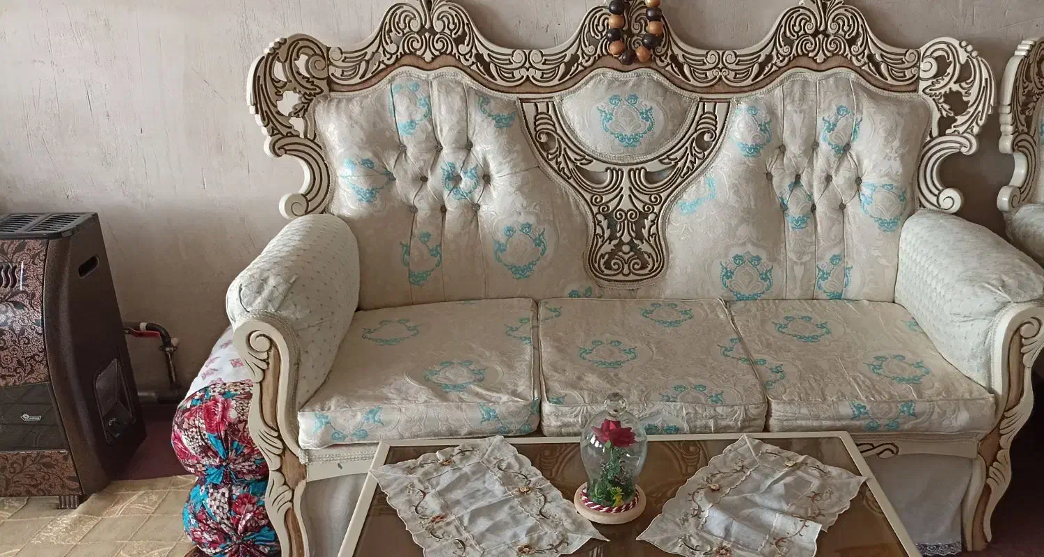 4عدد مبل|مبلمان خانگی و میز عسلی|بکتاش, |دیوار